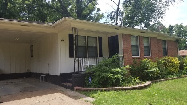 Photo - 1733 Carlyle Ave