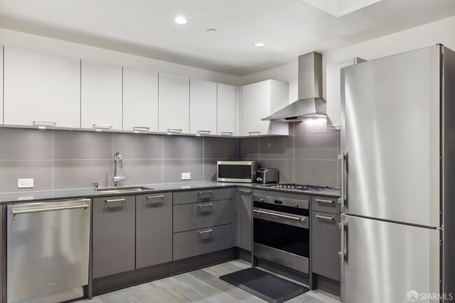 Photo - 1075 Market St