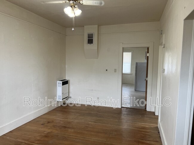 Photo - 570 Silver St