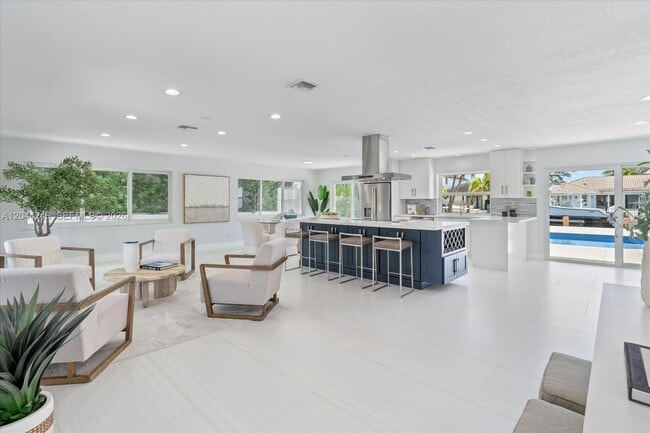 Photo - 2680 NE 47th St