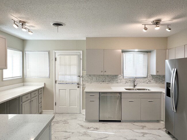 Photo - 141 N White Station Rd