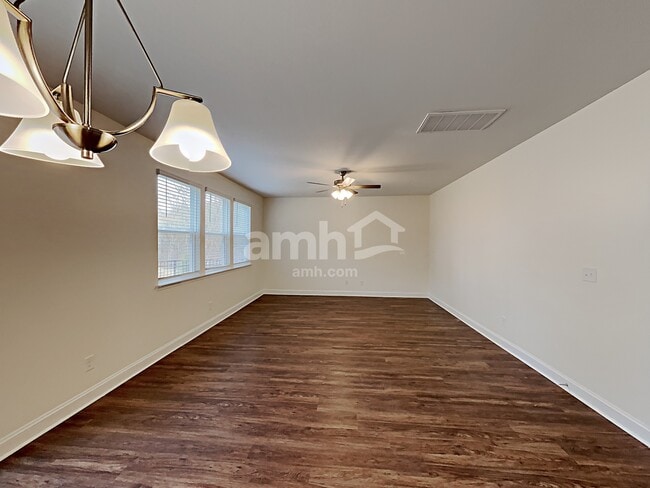 Photo - 1006 Bentley Pl