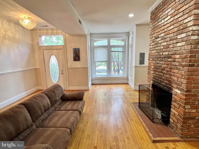 Photo - 824 7th St NE Townhome