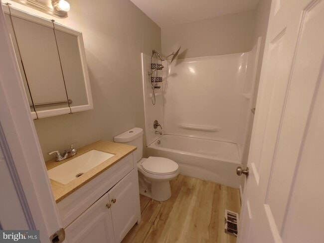 Photo - 649 Jarvis Rd