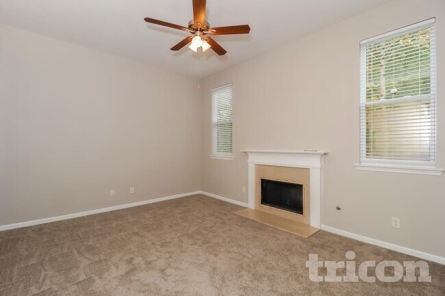 Photo - 46 Crescent Woode Way