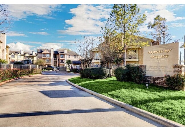 Building Photo - 10101 S Gessner Rd Rental