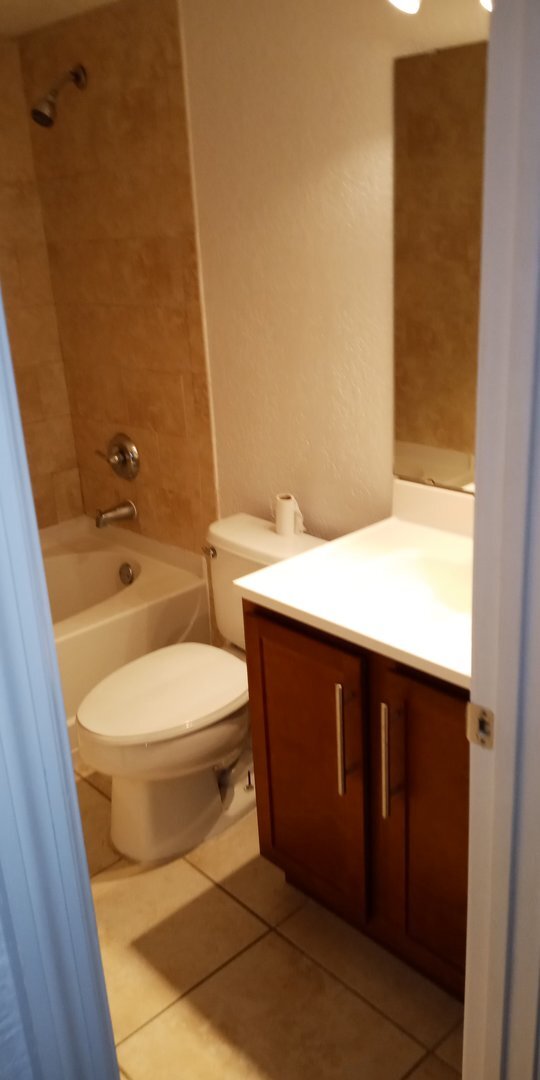 Photo - Spacious 2-bedroom, 2-bathroom apartment Unit 1916 CONWAY