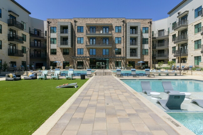 Lenox Grandview apartments — community photo