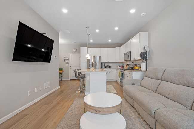 Photo - 1837 S Poplar Ct