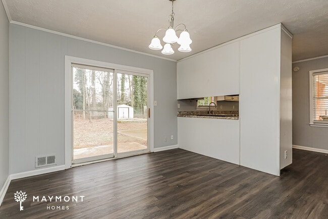 Photo - 1716 Hallmark Dr