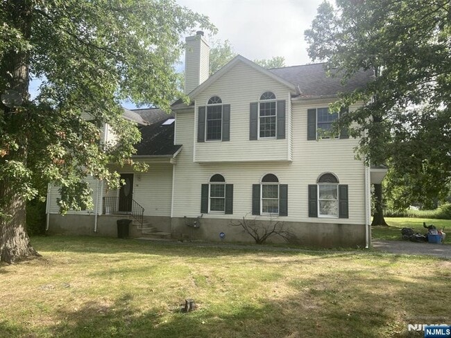 Building Photo - 156 Dorsa Ave Rental