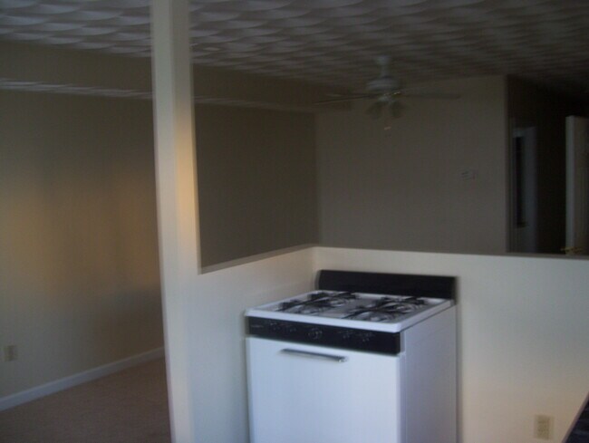 Photo - 293 Front St Unit Front Left