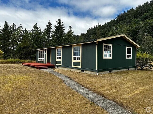 Building Photo - Chinook, WA 3 Bedroom 2 Bath Home with Vie...