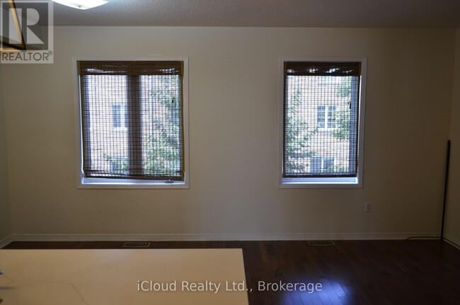 Photo - 319 Aspendale Cres