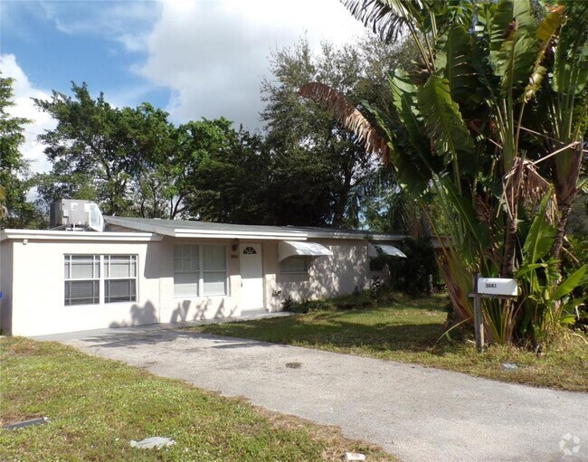 Building Photo - 4 bedroom in Hollywood FL 33021 Rental