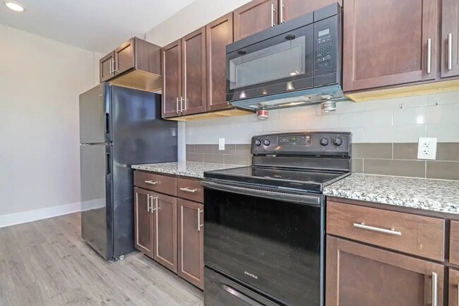 Photo - 802 S 6th St