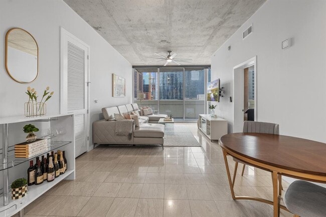 Photo - 360 Nueces St Unit 911