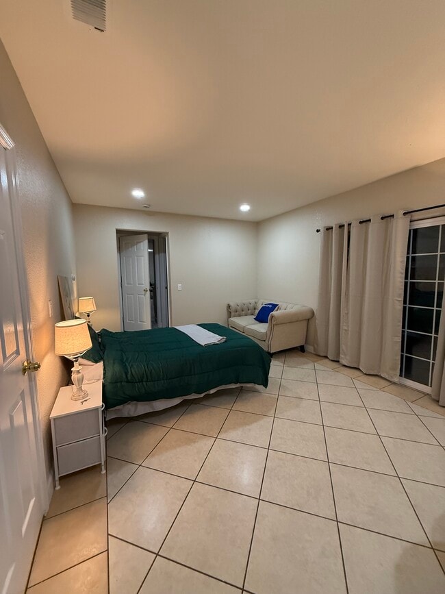 Photo - 3334 Dias Dr