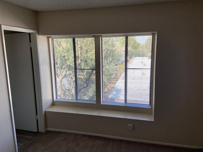 Photo - 1300 Stonewood Ct