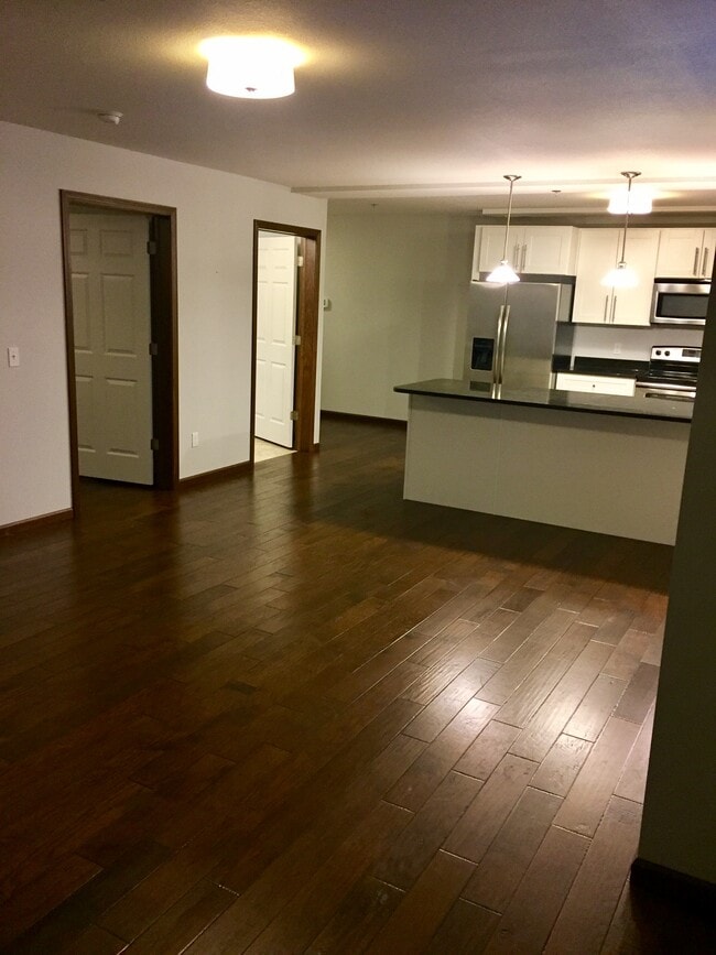 Building Photo - 143 S Main St Unit 8