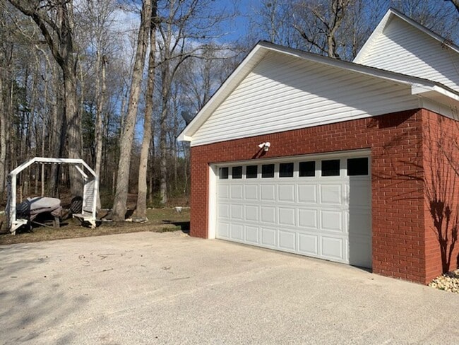 Photo - BEAUTIFUL 3 BEDROOM HOME