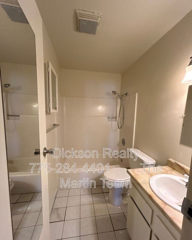 Photo - 1410 E 9th St
