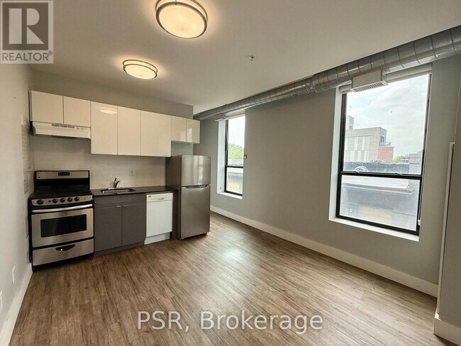 Photo - 2870 Dundas St W Unit 210