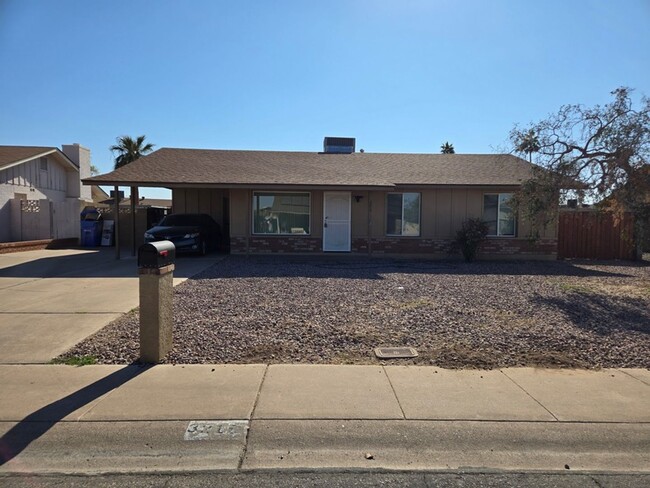 Fantastic 3 bed 2 bath home in Phoenix. NO... - Fantastic 3 bed 2 bath home in Phoenix. NO...