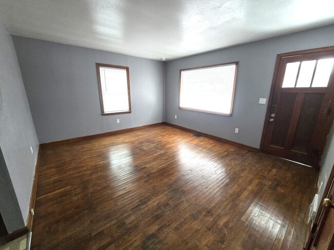 Building Photo - 605 S Dudley St