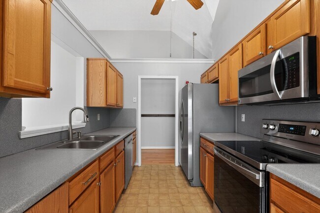 Photo - 345 Freeman Dr