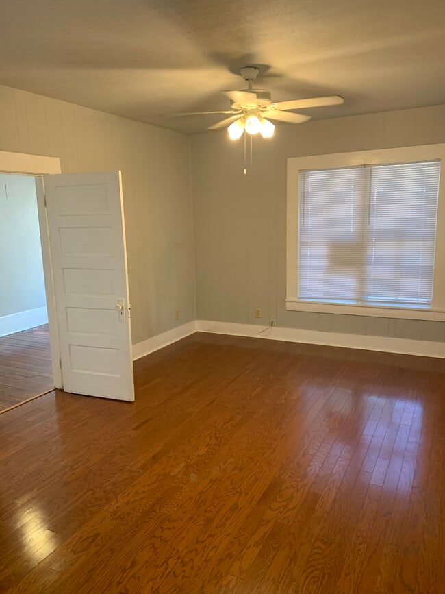 Photo - 206 Weaver St