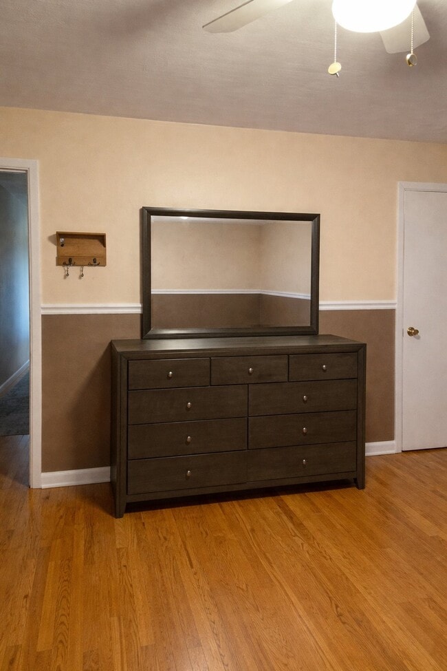 Photo - 905 Boswell Hill Rd