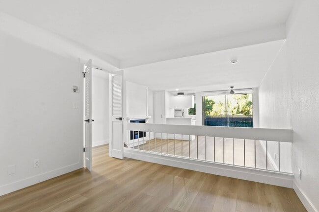 Photo - 727 Westbourne