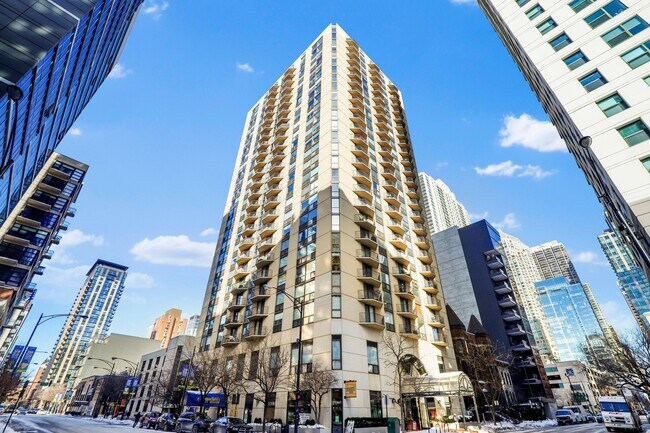 Building Exterior - 70 W Huron St Unit 1702