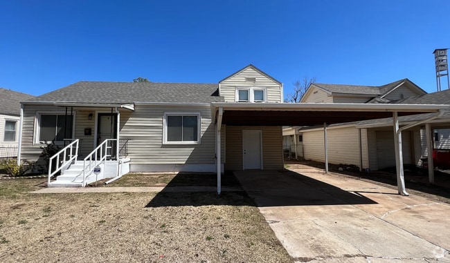 Building Photo - 207 W Rickenbacker Dr Rental