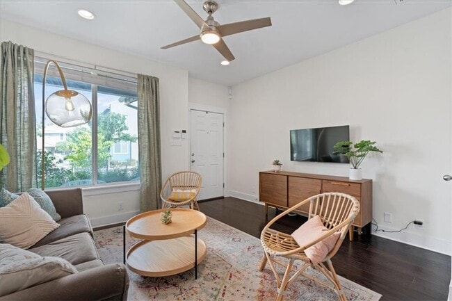 Photo - 7405 Wolverine St