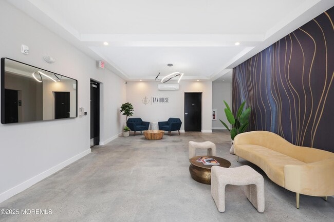 Building Photo - 6 West End Ct Unit 303 Rental
