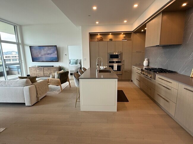 Photo - 3389 Lakeshore Rd Unit 602