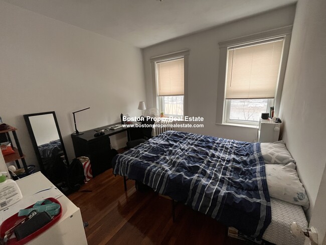 Building Photo - 50 Charlesgate E