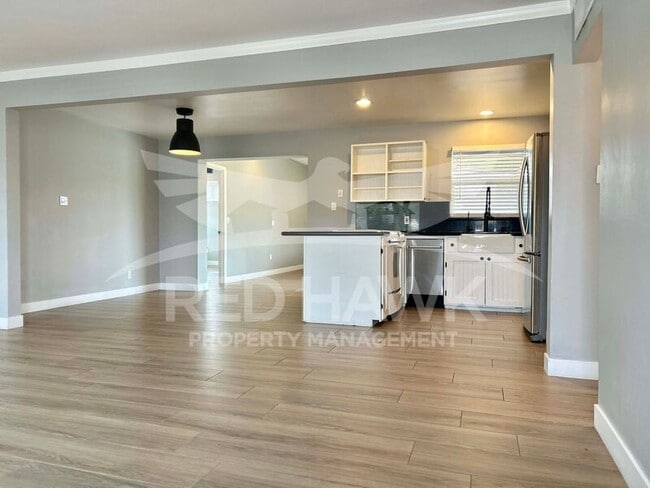 Photo - 909 W 17th Pl