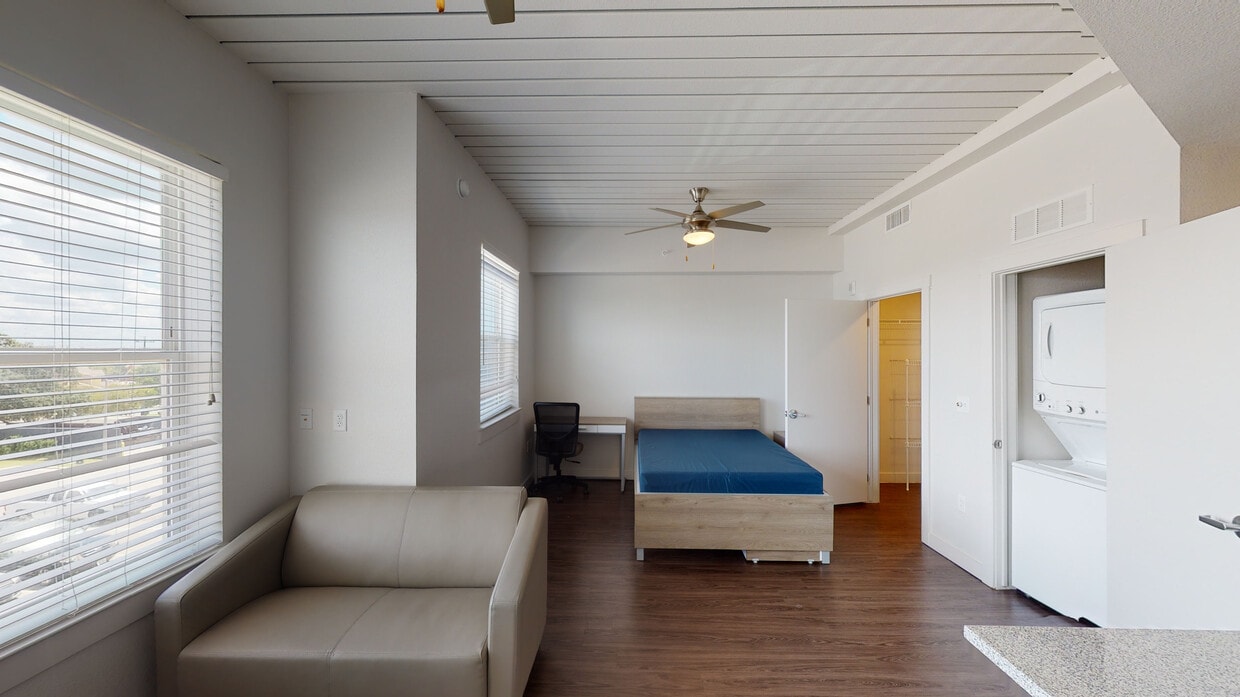 Photo - Park West Apartments