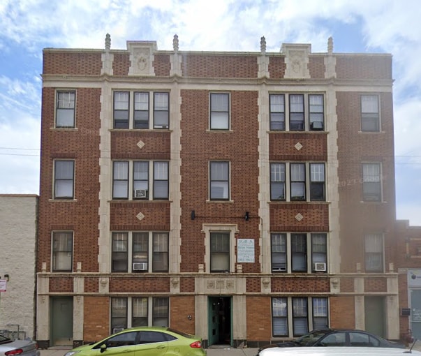 Building Photo - 4588 N Elston Ave