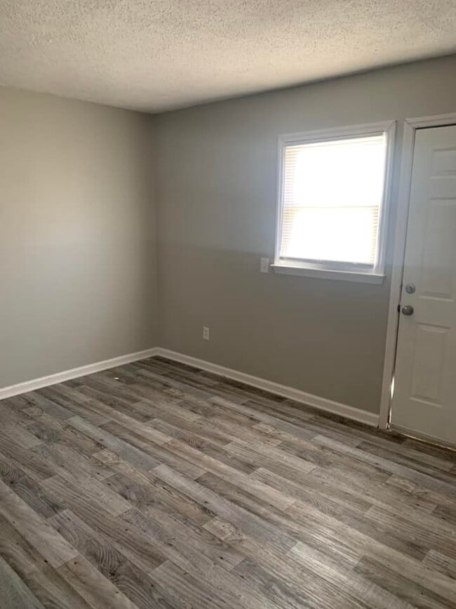 Photo - Caswell at Central Avenue