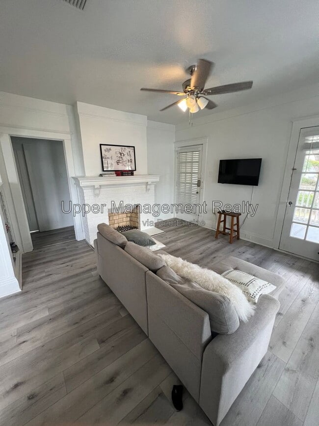 Photo - 7429 Hampson St Unit 7425 3rd Floor