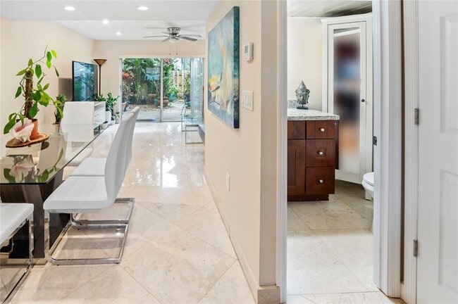 Photo - 811 W Oakland Park Blvd