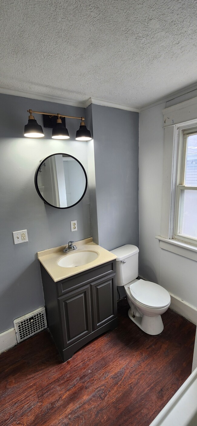 Photo - 258 McGowan St Unidad 2