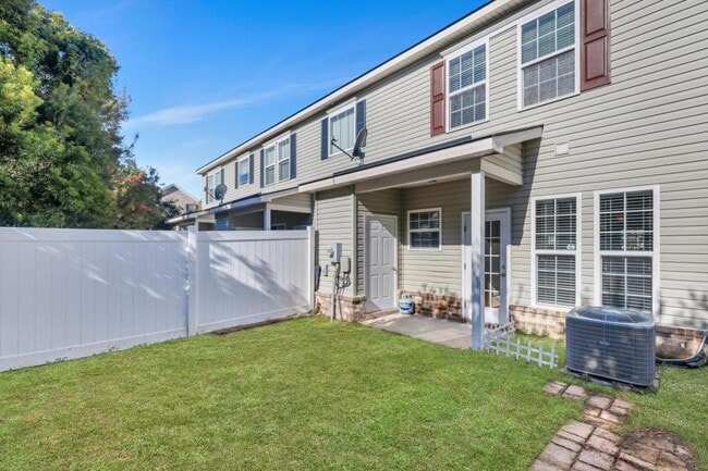 205 Ventura Pl