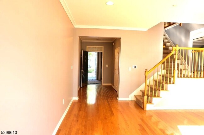 Photo - 5 Liberty Way