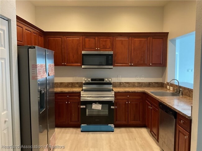 Photo - 3714 Peugeot St