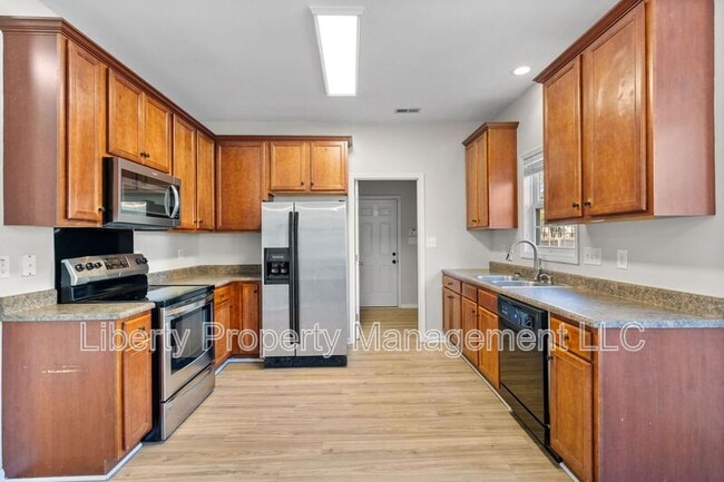 Photo - 47 Strike Eagle Dr